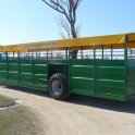 Puspriekabė, priekaba, gyvulių transportas, gyvulių vagonas,gyvulių pervežimo puspriekabė, kiaulių vežimo priekaba, karvių pervežimo priekaba, žemės ūkio priekaba, žemės ūkio puspriekabė, nauja puspriekabė gyvuliams vežti, agro priekaba